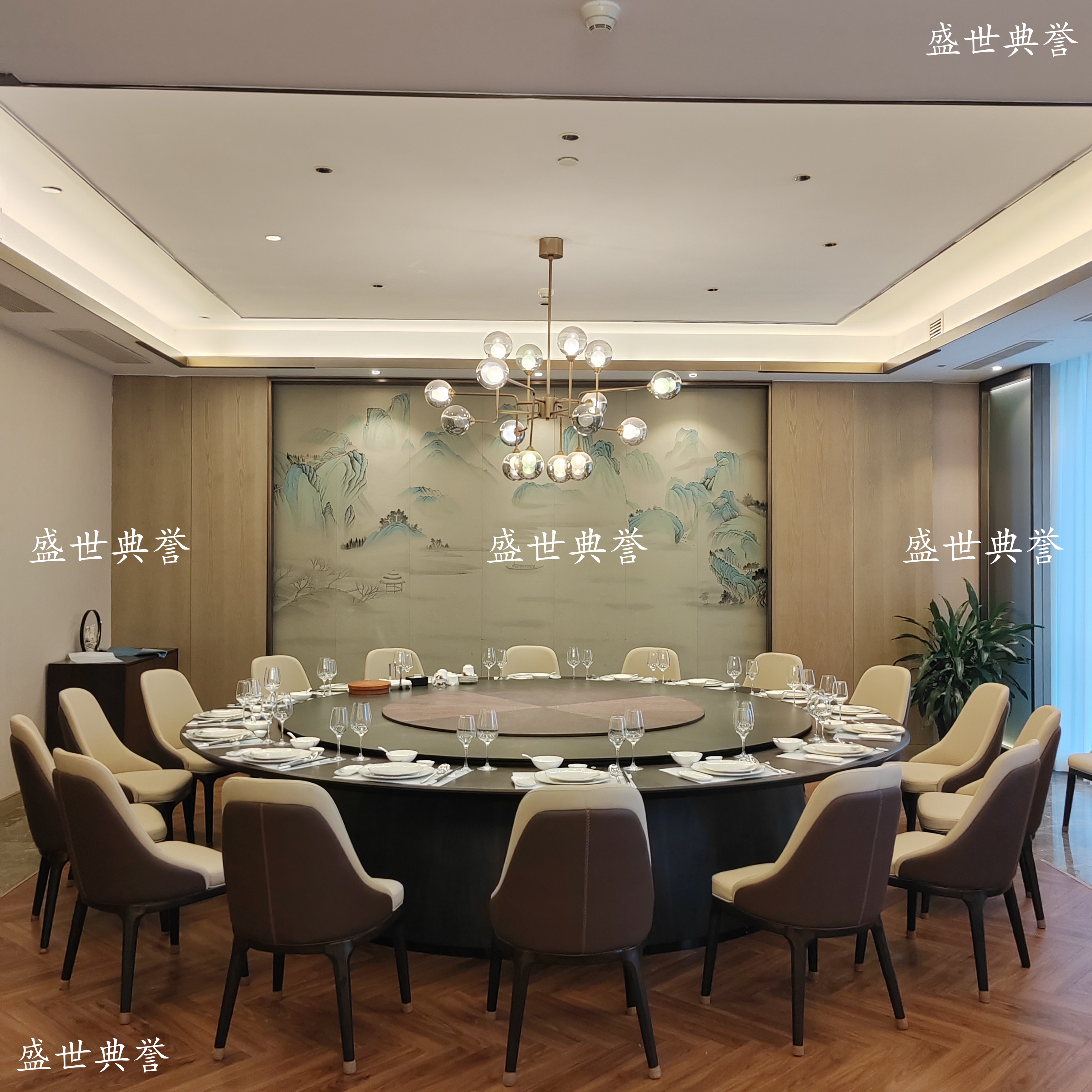 Electric dining tables and chairs for Zhoukou Banquet Hotel, light luxury dining tables and chairs for seafood restaurants, soft-padded chairs for private rooms in restaurants, and dining chairs for clubs Item Picture