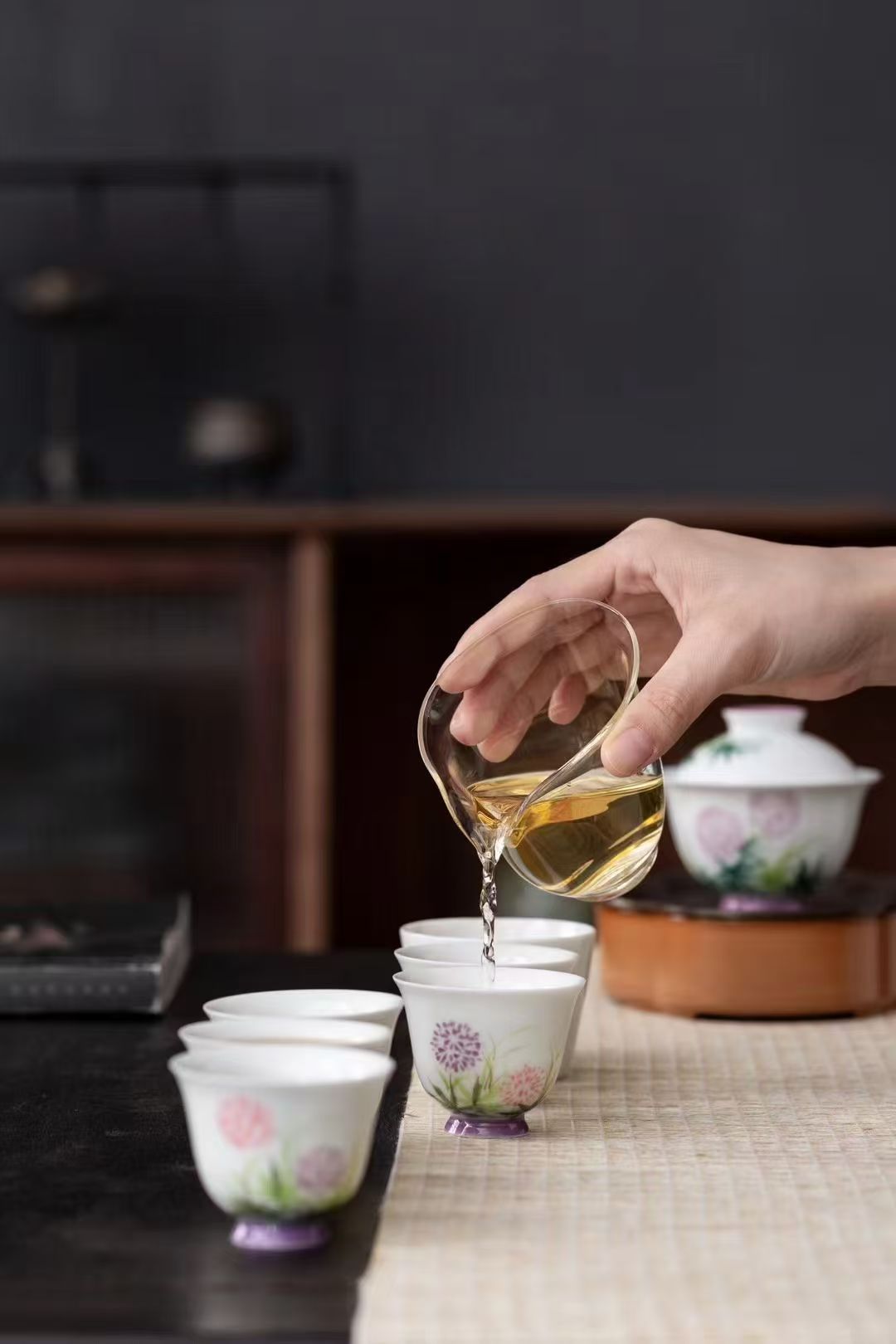 中国茶具白瓷手绘梦蝶花系列8头套组配礼盒商务礼品详情3