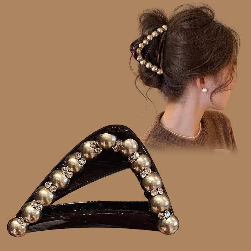 2025 New imitation pearl triangular grab hair clip for women, back head updo shark clip, high ponytail fixed hair clip Specification image