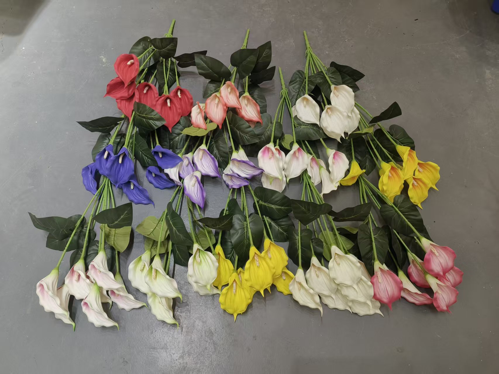 家饰仿真花饰五朵塑料花假花装饰品室内摆设美观耐用仿真花