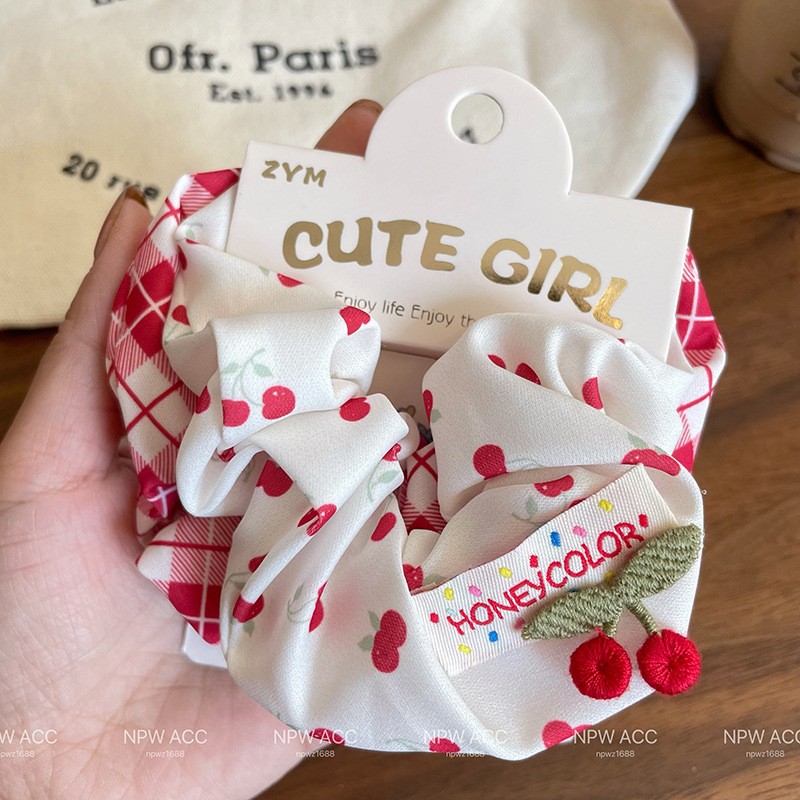 Wholesale of new hair accessories for girls and students: Red series, large cloth label, cherry hair tie, headband, ponytail tie, leather band, two-piece set, and red series hair tie detail image 7