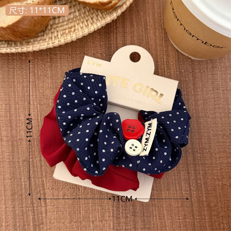 Retro bear fabric label hair tie, academic style patterned fabric large intestine hair band, versatile hair tie for girls, ponytail hair accessory, women's patchwork Korean version Application Scenario