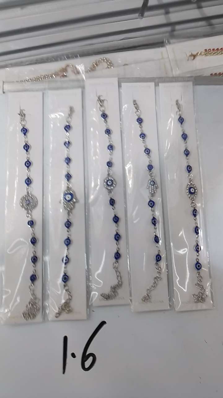 时尚水晶手链，手串。女简约手饰潮流首饰品。水晶手链饰品搭配百搭款。宝兰眼睛珠环保手链。款式配件可挑可选，电镀有KC金白K细节图