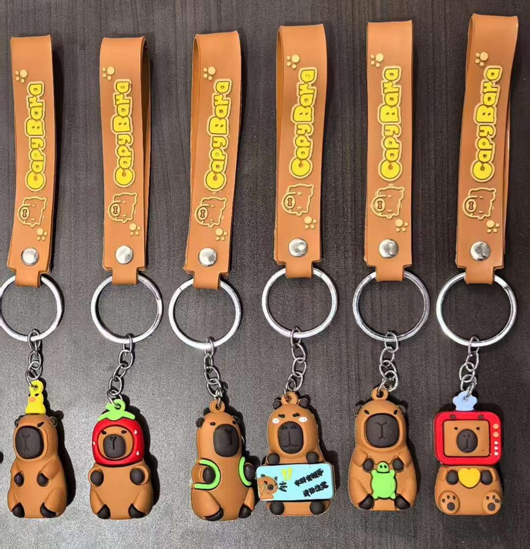 pvc卡皮巴拉钥匙扣挂件带皮绳滴胶钥匙扣产品图