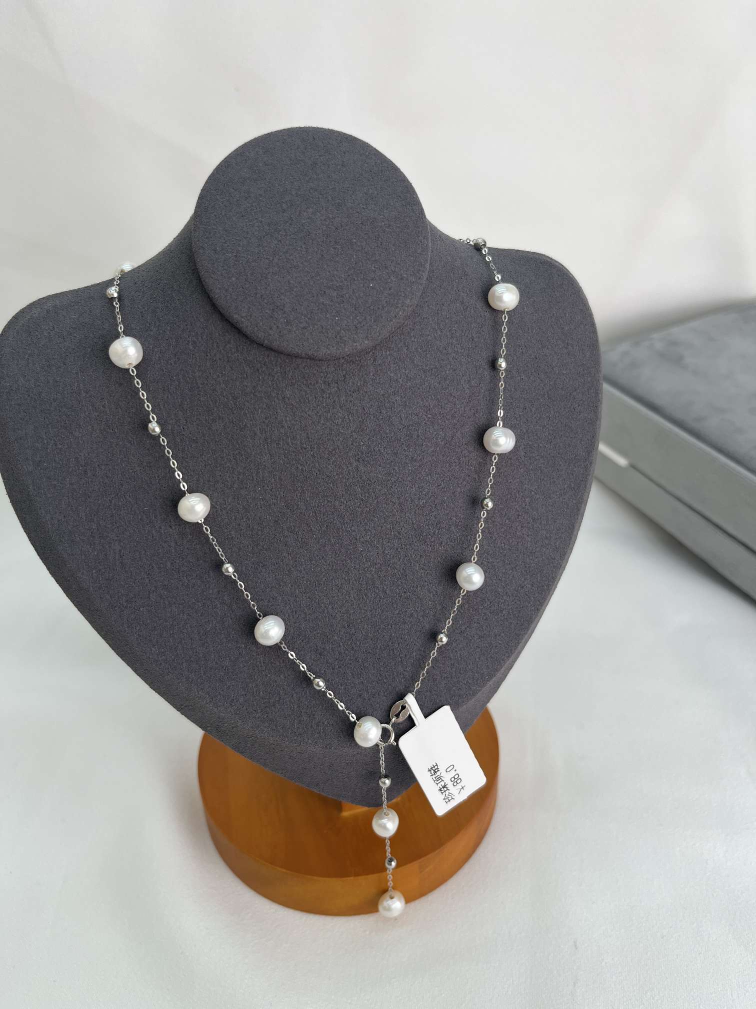 The S925 silver chain of the popular fashion "Full Sky Stars" natural pearl necklace can be adjusted in multiple ways and is a perfect layering tool