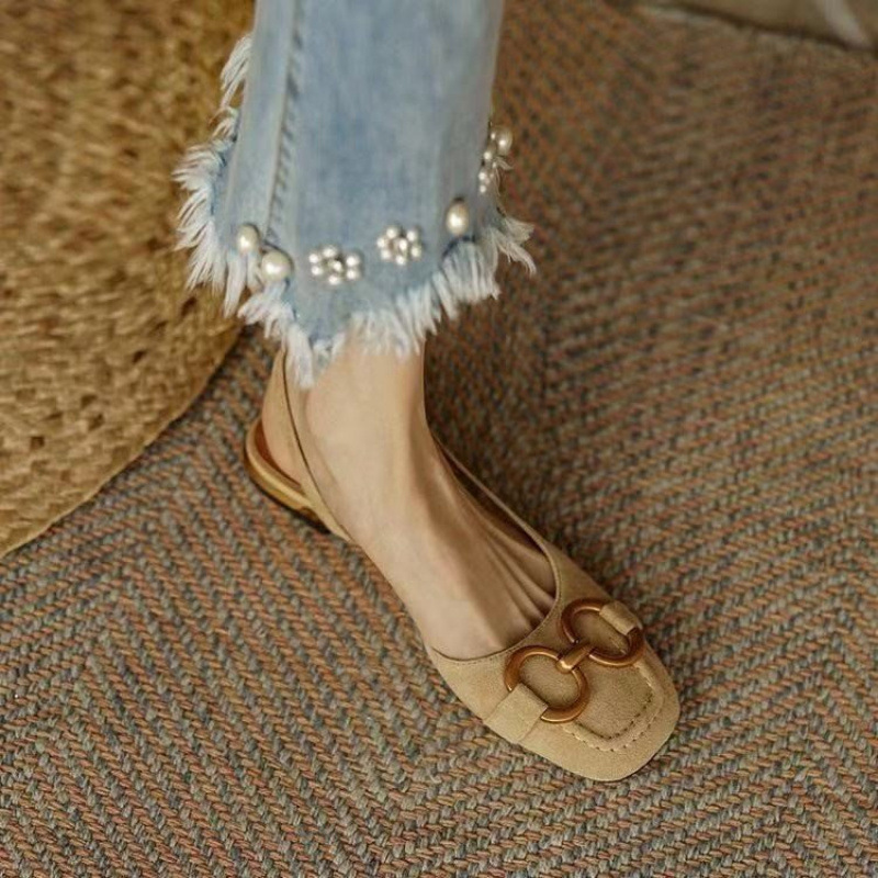French low-heeled retro flip-top sandals for women 2023 Summer new style with a back open horse bit buckle fleece one-strap for women details Picture
