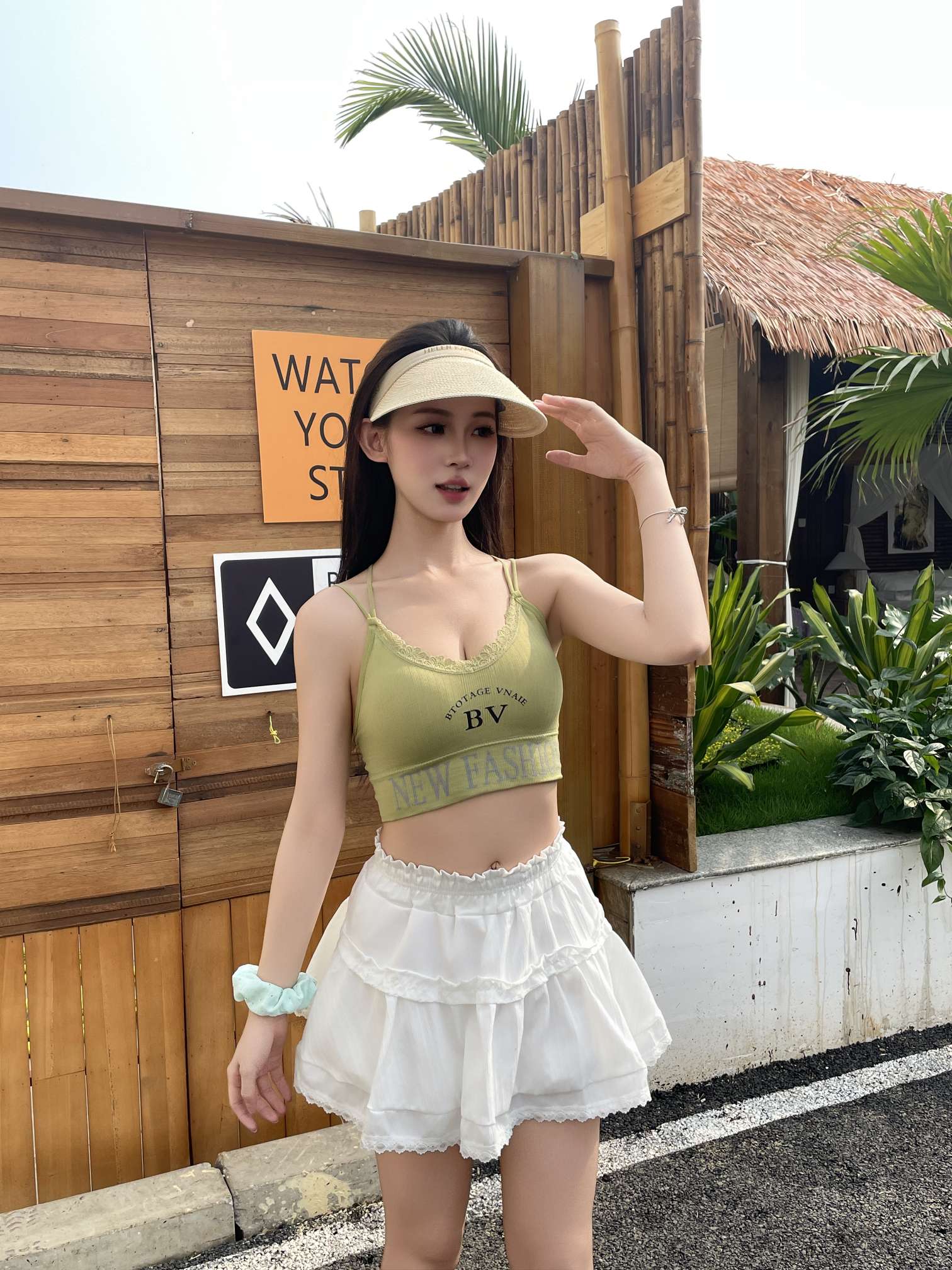 Slim shoulder straps, lace, sexy bra, beautiful back undefined