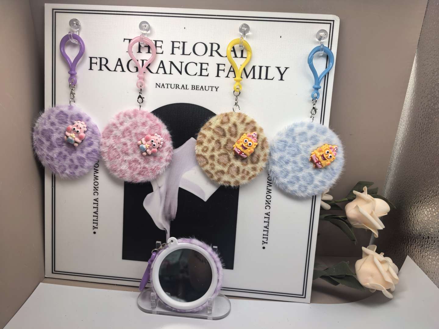 优雅毛绒化妆镜镜子便携桌面美容镜卫生间洗漱用品简约时尚镜子镜子化妆镜镜子毛绒化妆镜镜子化妆镜细节图