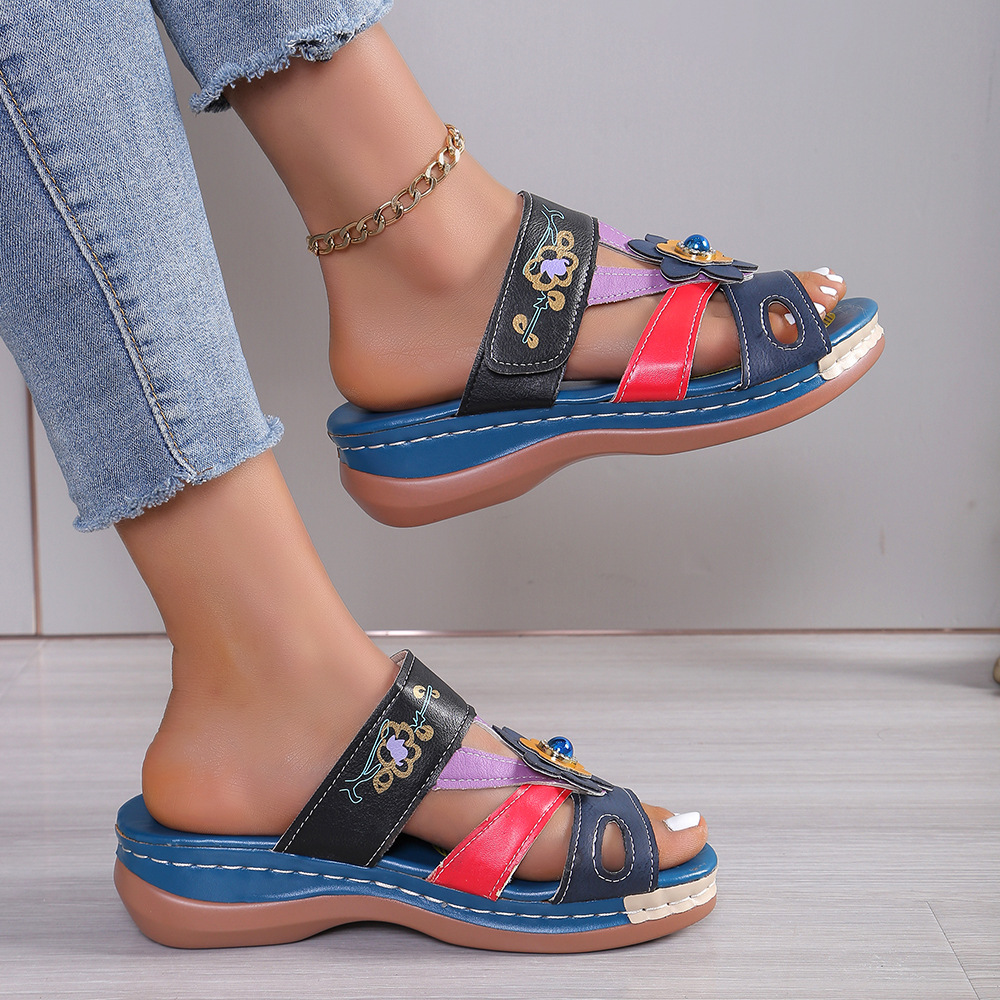 2024 New European and American plus-size women's sandals, cross-border totem color-blocking ethnic style flower retro thick-soled flip-flops Specification drawing