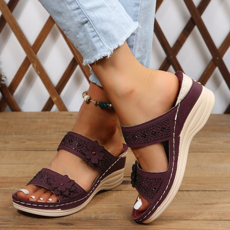 New 2025 flower-patterned sandals for women, car line, casual vacation, beach, wedge heel, comfortable, large size for export to Europe and America details Picture