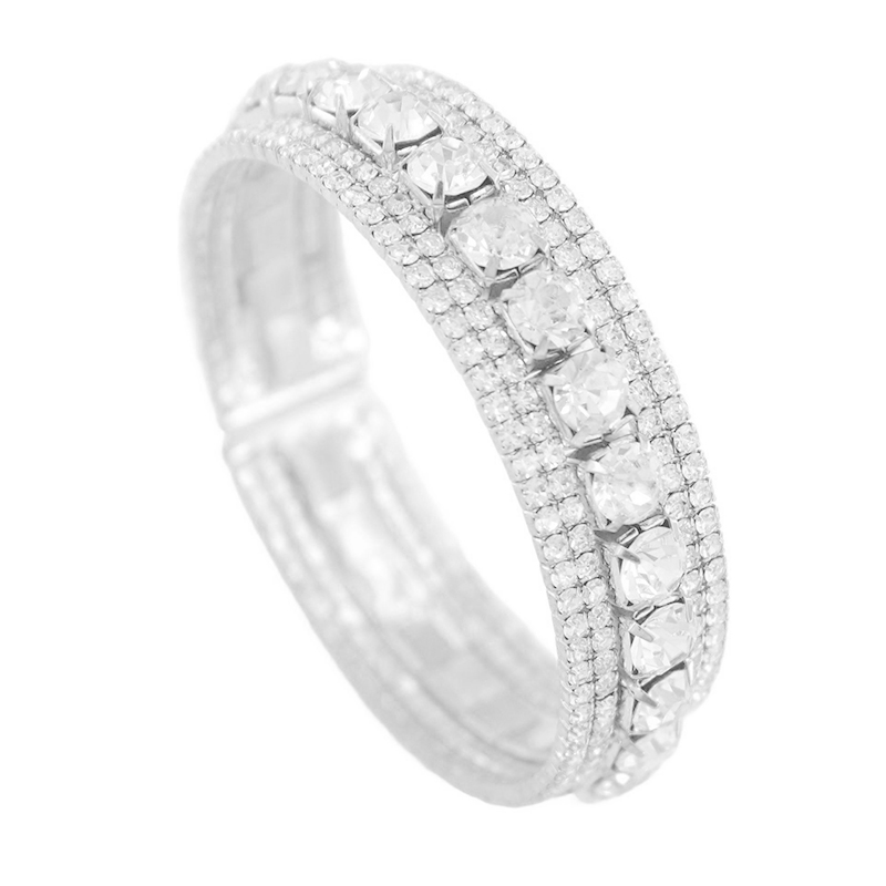 Wholesale of cross-border European and American popular retro open bracelet with dazzling diamonds, 4-row rhinestone claw chain bracelet, exaggerated elasticity and personalized jewelry Application Scenario