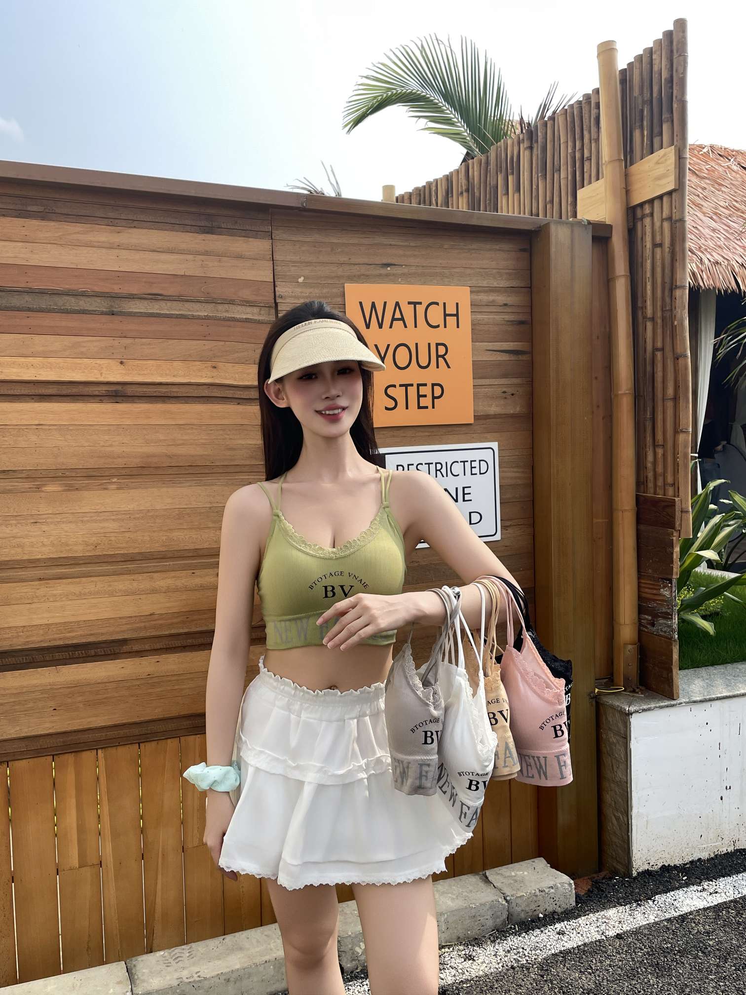 Slim shoulder straps, lace, sexy bra, beautiful back undefined