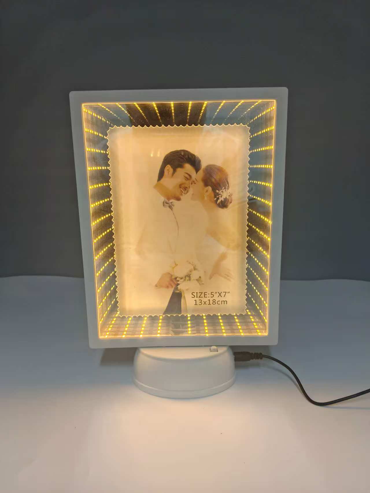 Handicrafts, gifts, plastic tape lights, photo frames, printed dragon Christmas balls, Indian Buddhist supplies, plush figurines, decorations Application Scenario