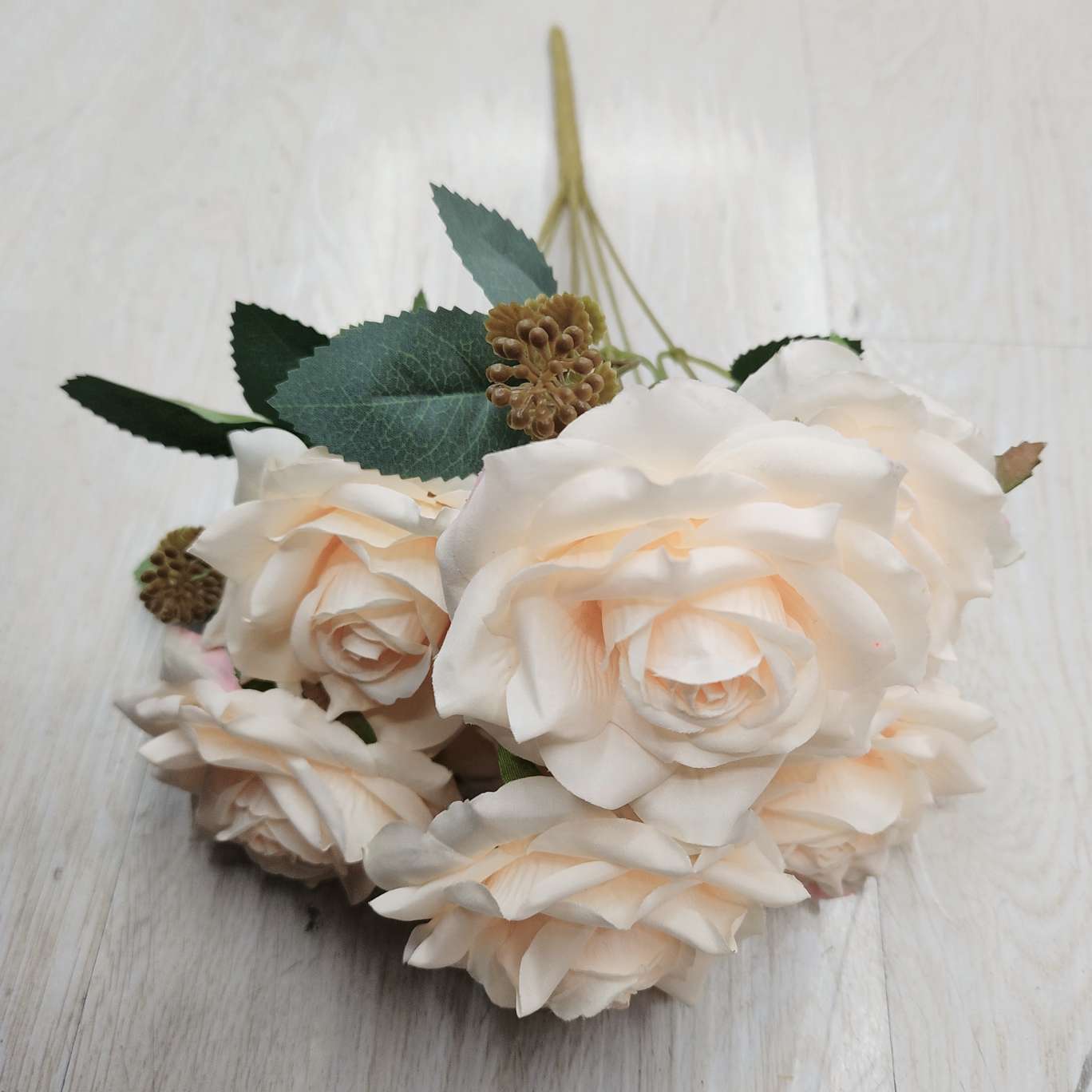 7-head bud fruit corner rose office simulation garden rose pole torch Carnival night guide tool electroplated crochet bouquet decoration detail image 4