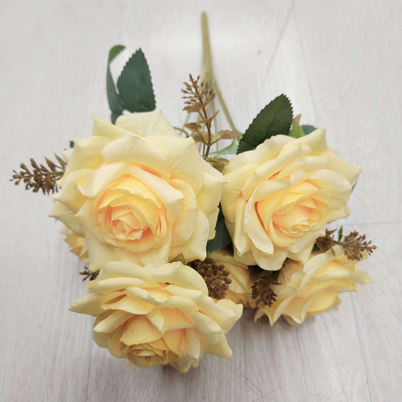 7-head bud fruit corner rose office simulation garden rose pole torch Carnival night guide tool electroplated crochet bouquet decoration detail image 9
