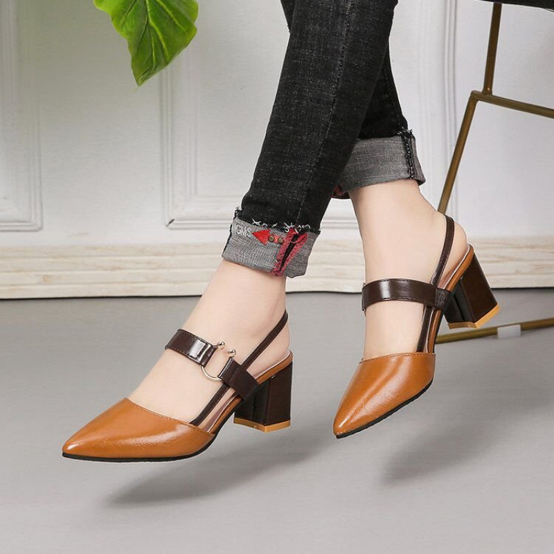 Spring new style of large-sized women's shoes for foreign trade 2025, pointed-toe simple buckle sandals, women's design, high-heeled and thick-toed sandals full figure