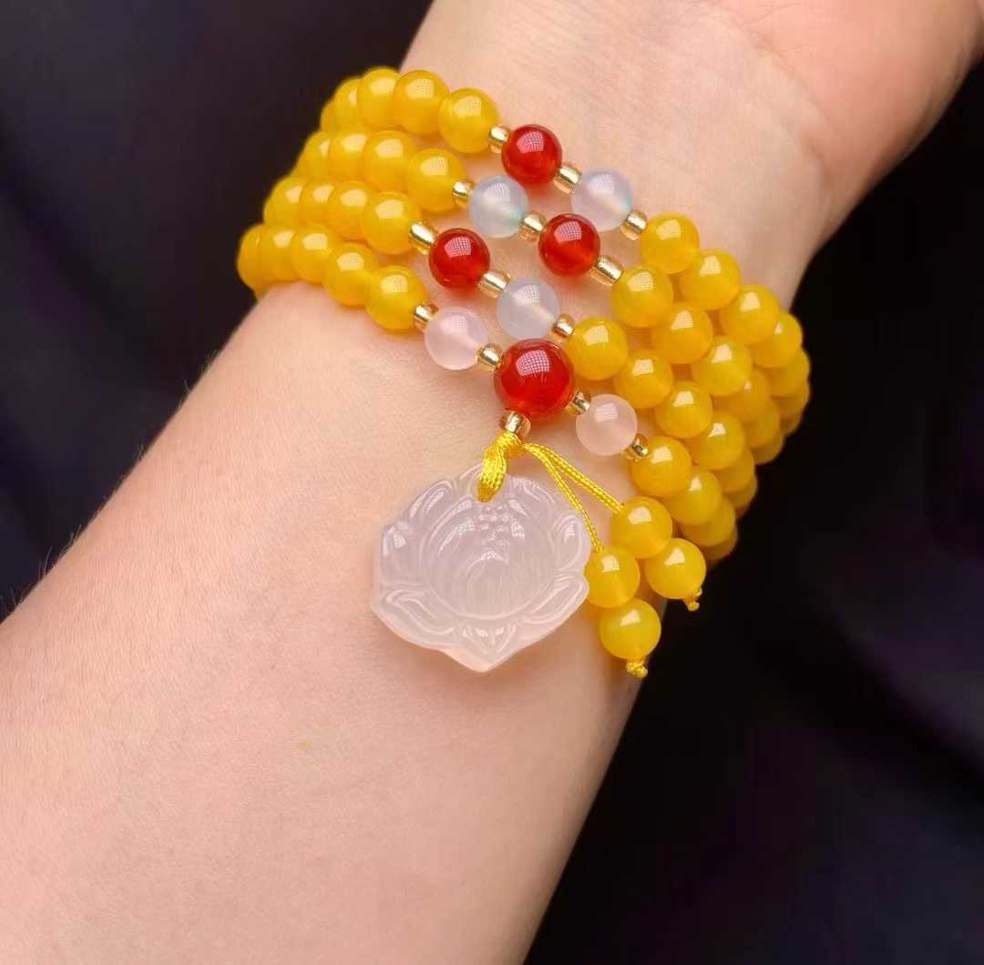 红玛瑙白玛瑙黄玛瑙绿玛瑙 6m玉髓吊坠四圈手链 手环时尚精品白底实物图