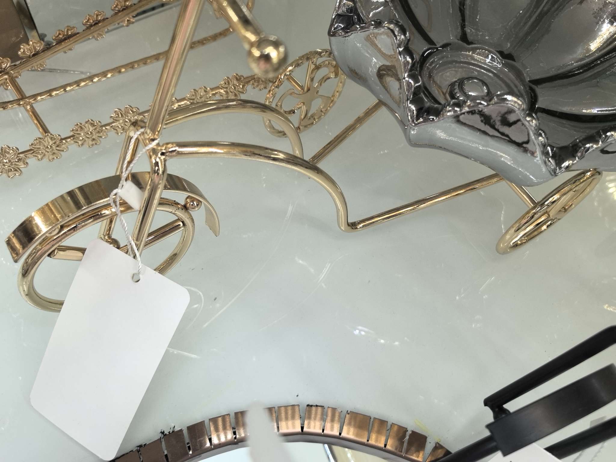 精美玻璃工艺品礼品 自行车架子果盘，可以放糖果，水果，好看实用高端，物美价廉白底实物图