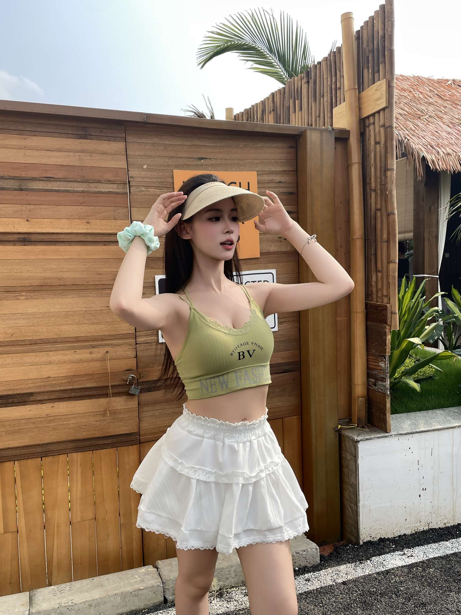 Slim shoulder straps, lace, sexy bra, beautiful back undefined