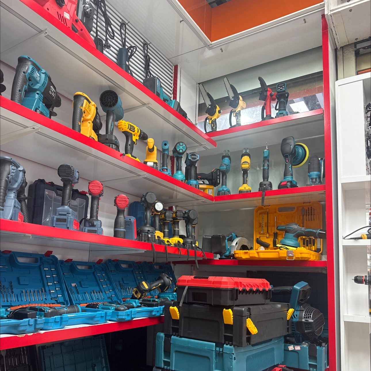Akai power tools describe pic - 1