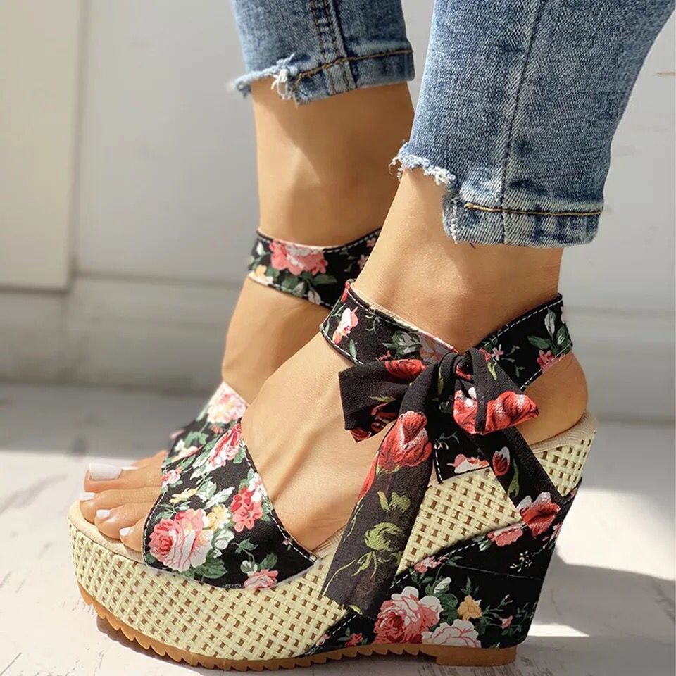 2022 Summer New style fashionable wedge heel fish-mouth women's sandals, high-heeled sandals for export, lace-up waterproof platform, thick-soled sandals Application Scenario