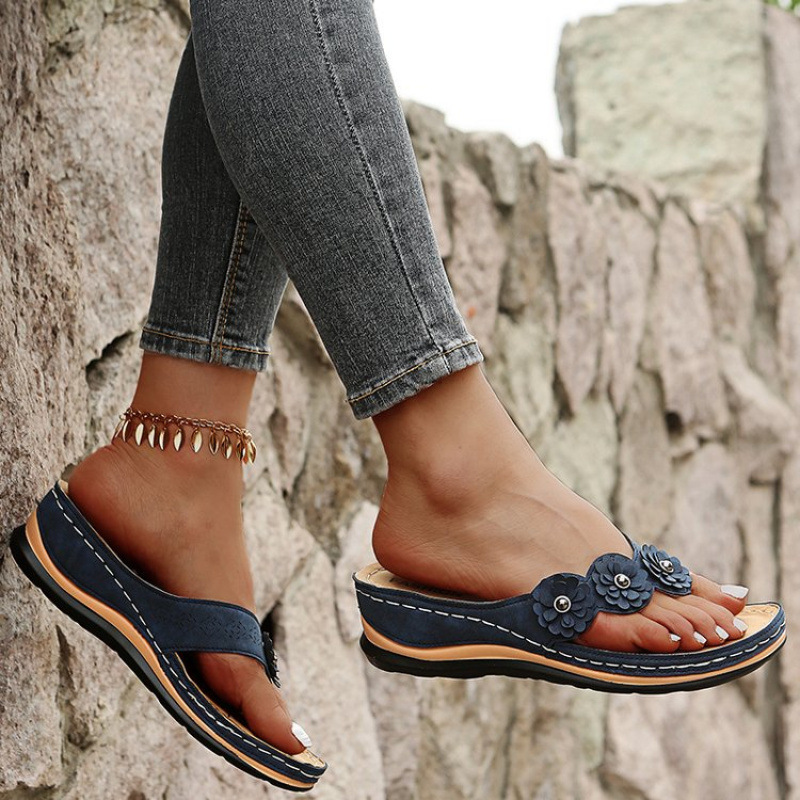 Foreign trade 2025 Summer New style flower sandals, car line thick-soled flip-flops, beach herringbone slippers, size 43 manufacturer full figure