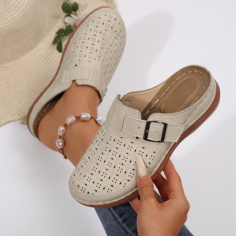 Large-sized Baotou flat-bottom casual half-slipper for women, 2025 new solid color wedge heel metal buckle beach slipper full figure