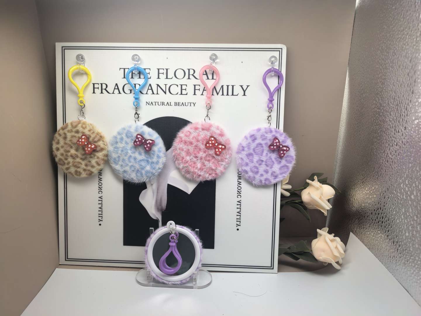 优雅毛绒化妆镜镜子便携桌面美容镜卫生间洗漱用品简约时尚镜子镜子化妆镜镜子毛绒化妆镜镜子化妆镜详情图2