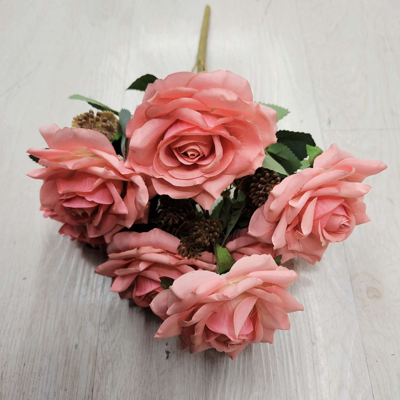 7-head bud fruit corner rose office simulation garden rose pole torch Carnival night guide tool electroplated crochet bouquet decoration detail image 3