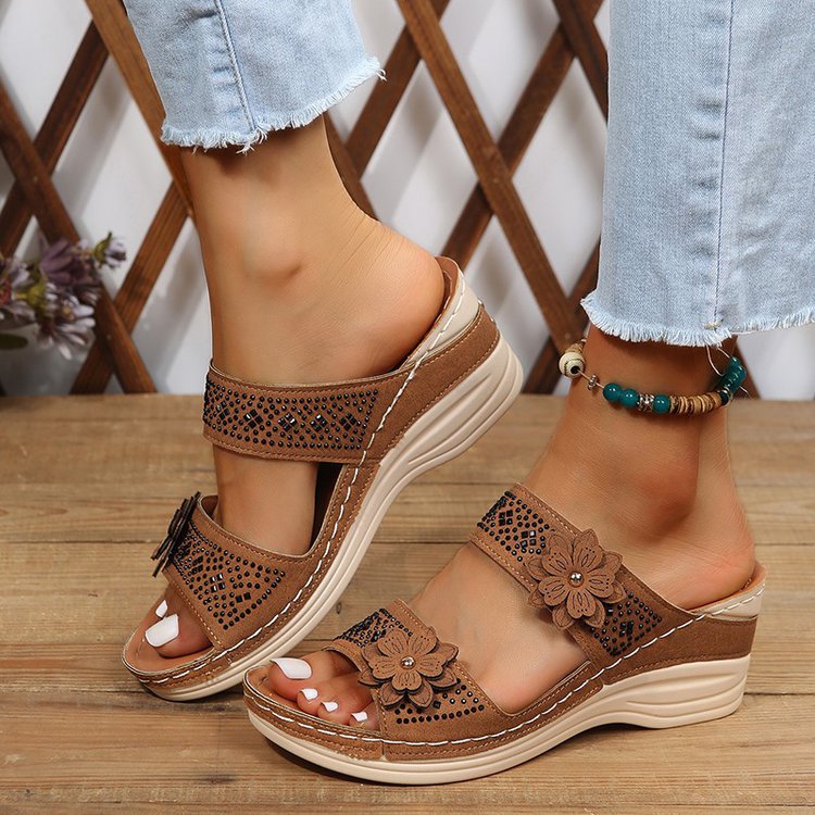 New 2022 flower-patterned sandals for women's car line, casual vacation, beach, wedge heel, comfortable, large-sized export European and American slippers full figure