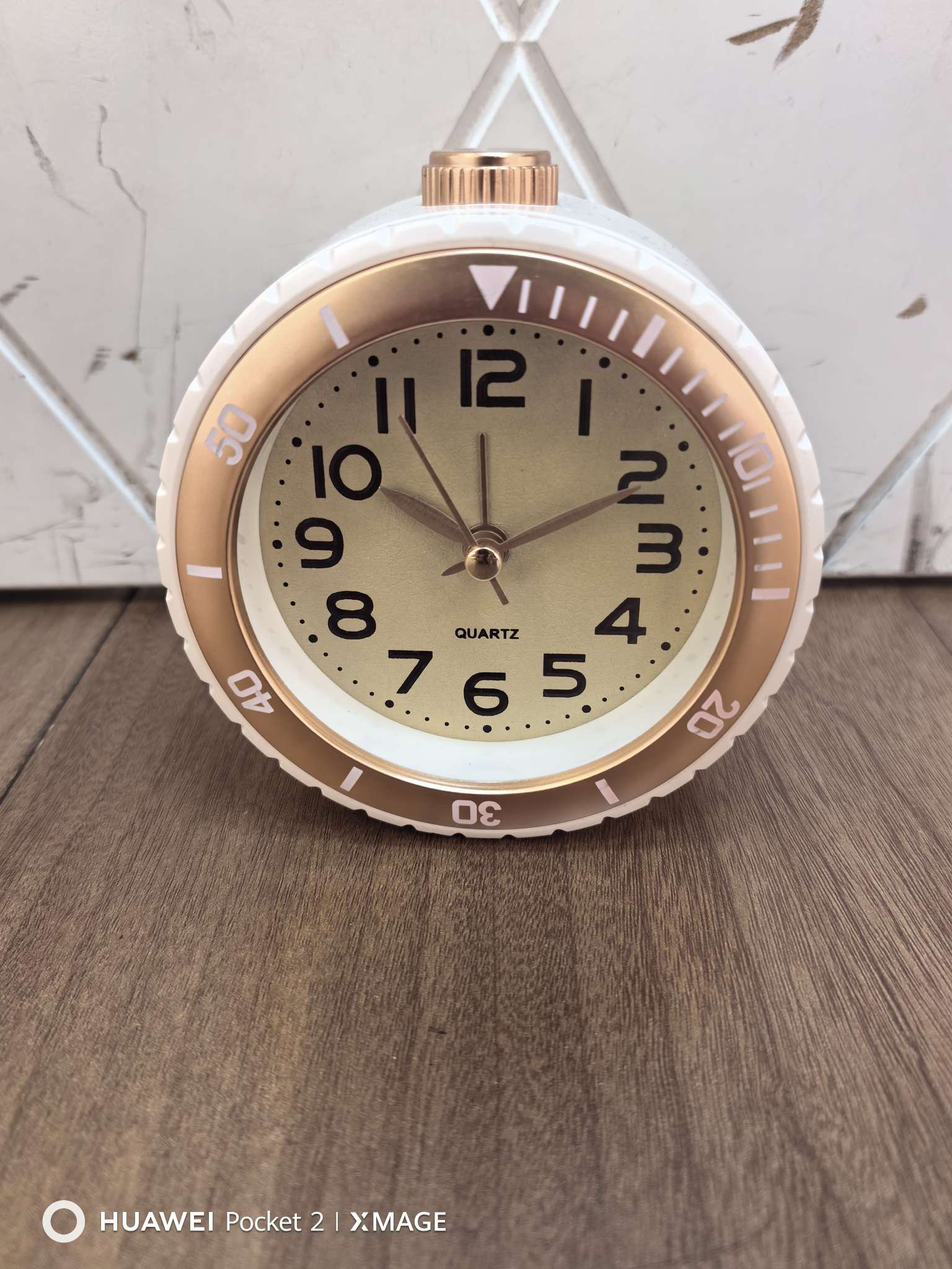 简约时尚小闹钟塑料小闹钟精致家饰装饰小闹钟台钟个性桌面摆件