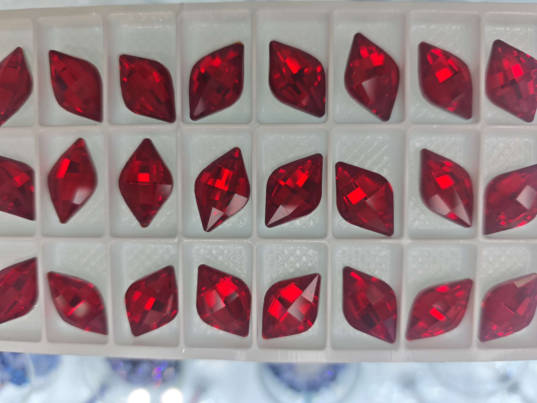 DIY handcrafted materials for crystal glass jewelry accessories, creative accessories and decorative materials