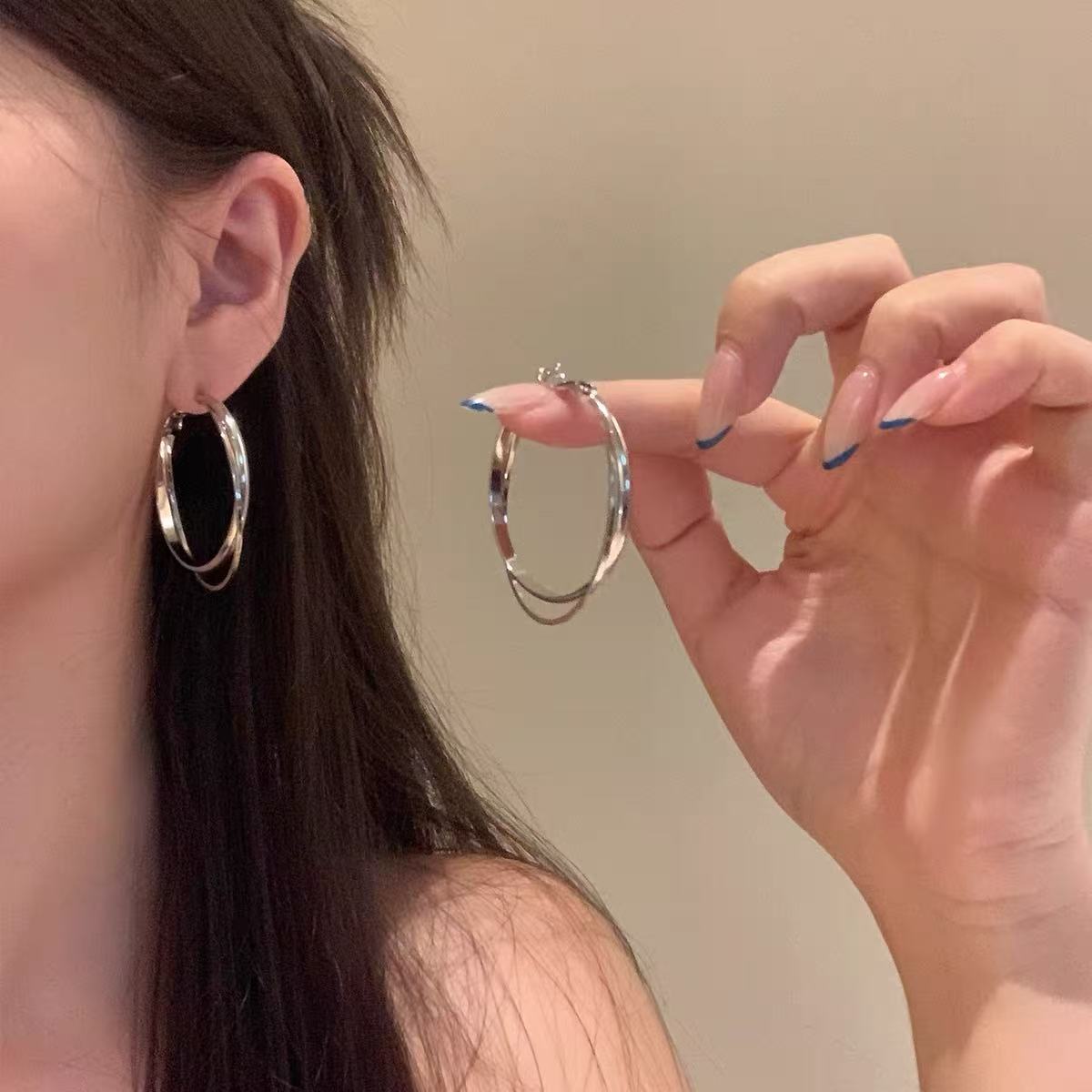 精美夸张耳环