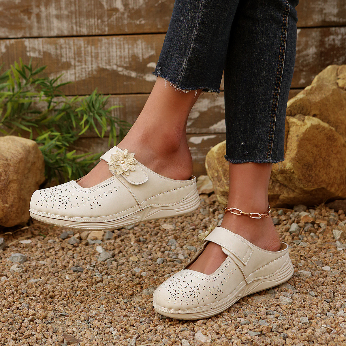 2025 New cross-border foreign trade thick-soled wedge heel mesh summer sandals, perforated, comfortable and breathable mules, Crocs Application Scenario