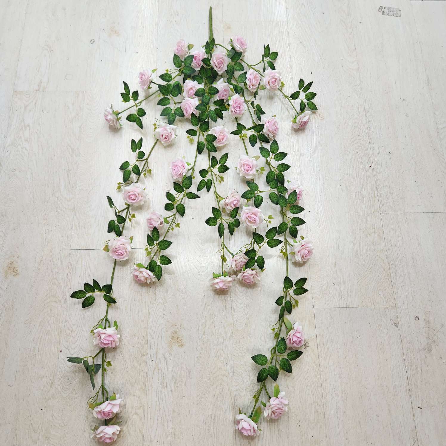 7叉绒布玫瑰壁挂办公仿真园艺玫瑰花杆火把狂欢夜导具电镀钩织花束装饰品白底实物图