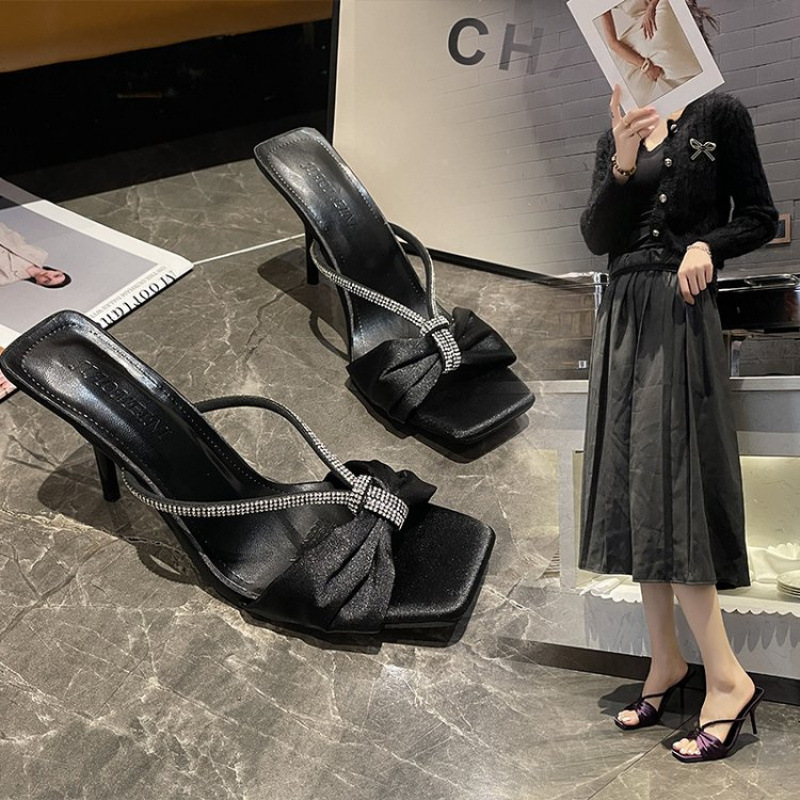 The new French high heels and half-bag sandals for women in the spring of 2025 in large sizes for foreign trade, with a high-end and niche shallow-mouthed, pointed toe design Application Scenario