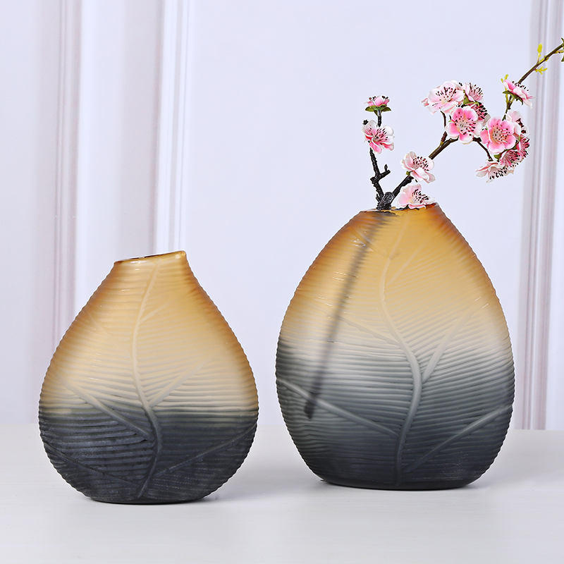 渐变树叶刻磨花瓶