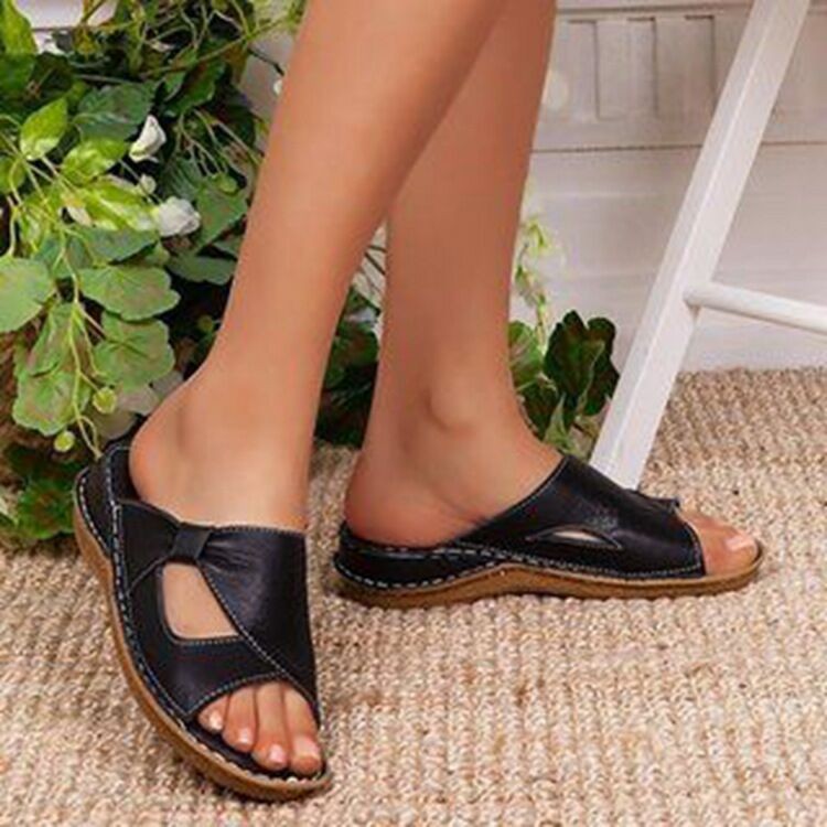 Wholesale of large-sized cool slippers for women in Spring/Summer 2023, Amazon cross-border flat-bottomed outdoor slippers for women Application Scenario