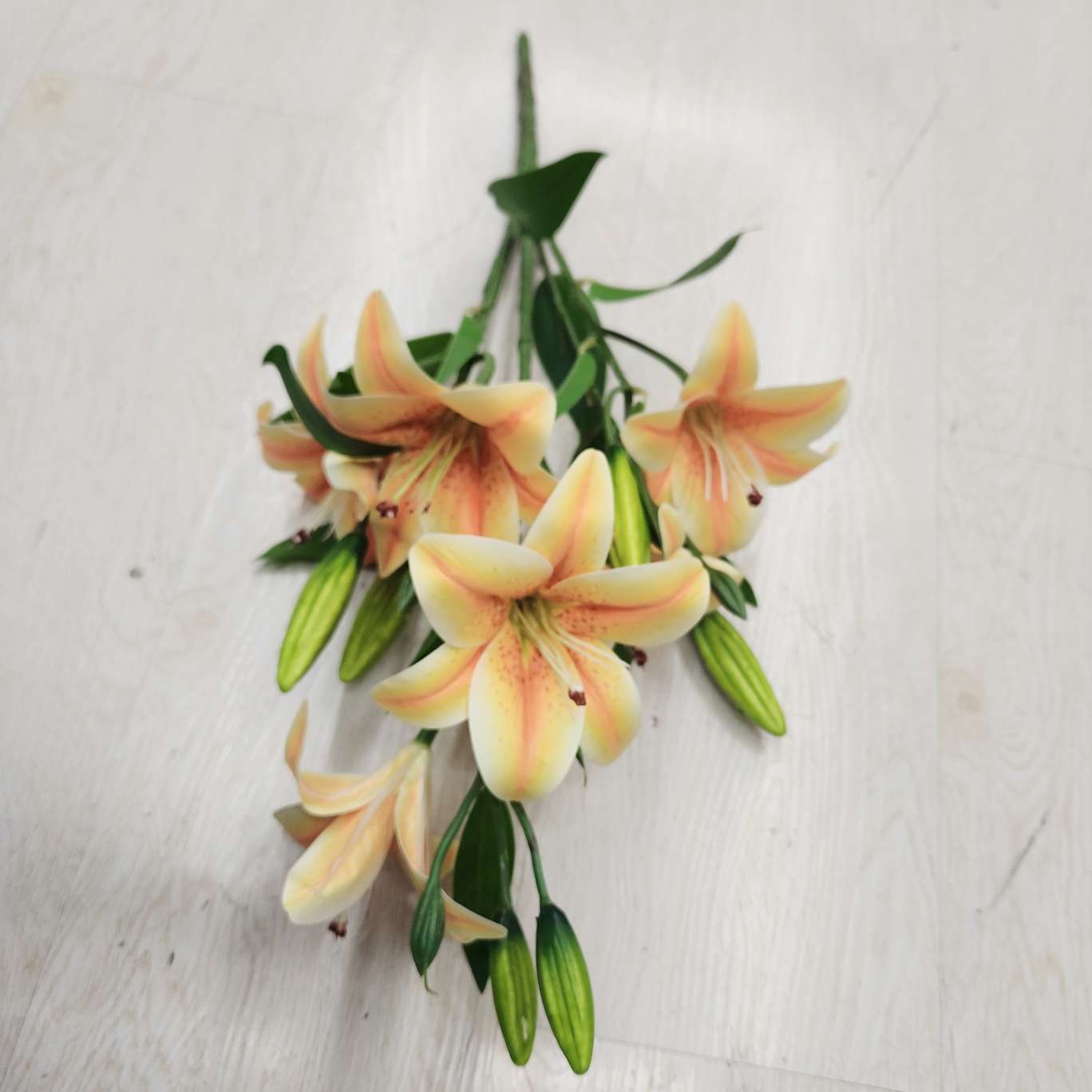 5叉3D带花苞百合办公文化仿真园艺花礼盒 仿真花毛线钩织簪花毛线花装饰品详情图7