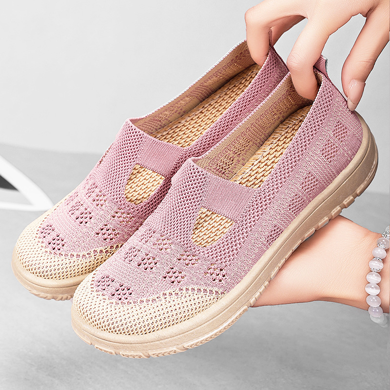 Women's shoes, versatile new casual shoes, breathable flying woven single shoes, soft-soled comfortable mom shoes, shallow opening mesh shoes full figure