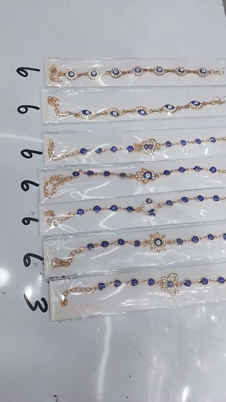 时尚水晶手链，手串。女简约手饰潮流首饰品。水晶手链饰品搭配百搭款。宝兰眼睛珠环保手链。款式配件可挑可选，电镀有KC金白K白底实物图