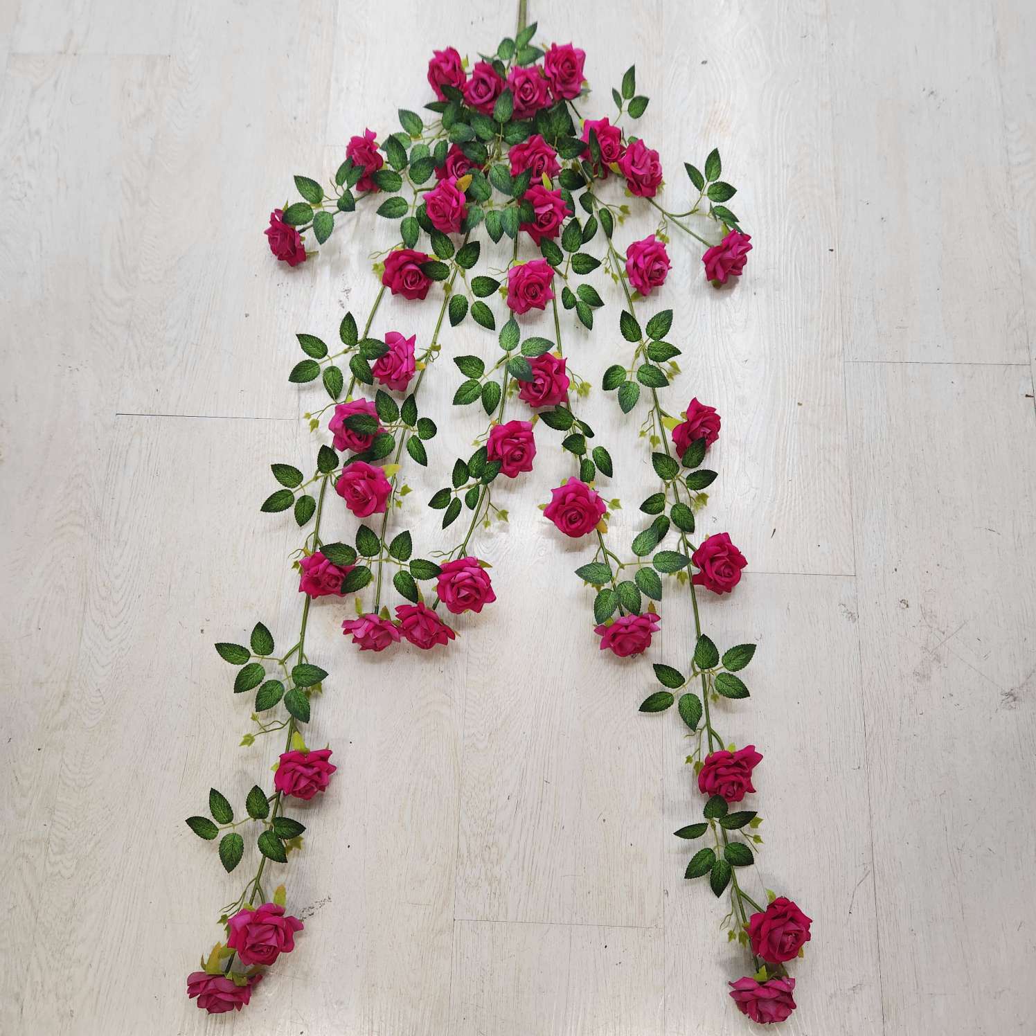 7叉绒布玫瑰壁挂办公仿真园艺玫瑰花杆火把狂欢夜导具电镀钩织花束装饰品详情图3