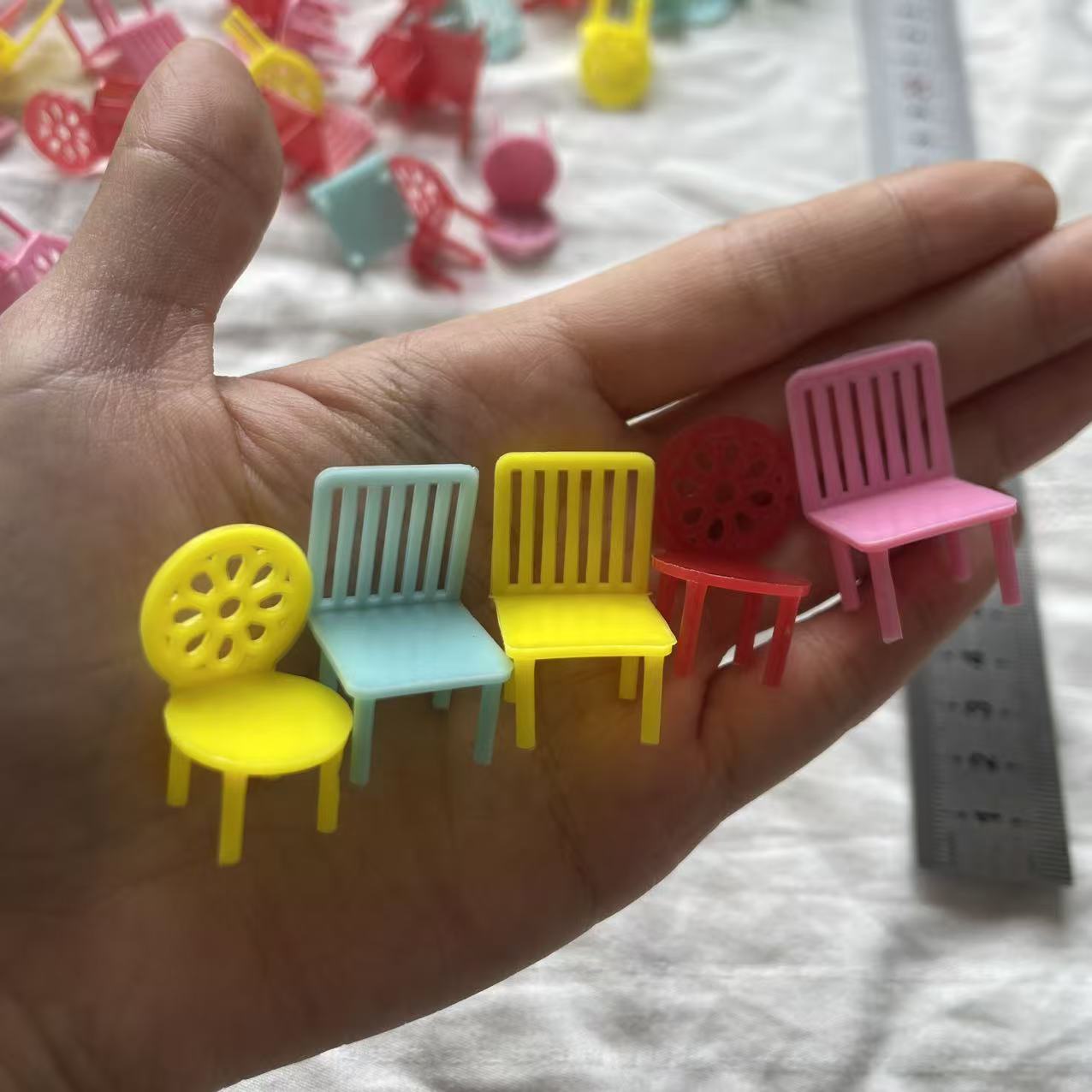 娃娃屋微缩食玩迷你家具模型袖珍玩具简约组合餐桌椅子配件扭蛋