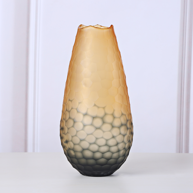 手工雕刻蜂窝花瓶