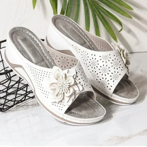 Cross-border large-sized slippers for women 2021 New Spring and Autumn hollowed-out wedge heel casual flip-flops wish flower beach shoes Specification drawing