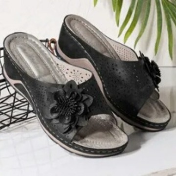 Cross-border large-sized slippers for women 2021 New Spring and Autumn hollowed-out wedge heel casual flip-flops wish flower beach shoes full figure
