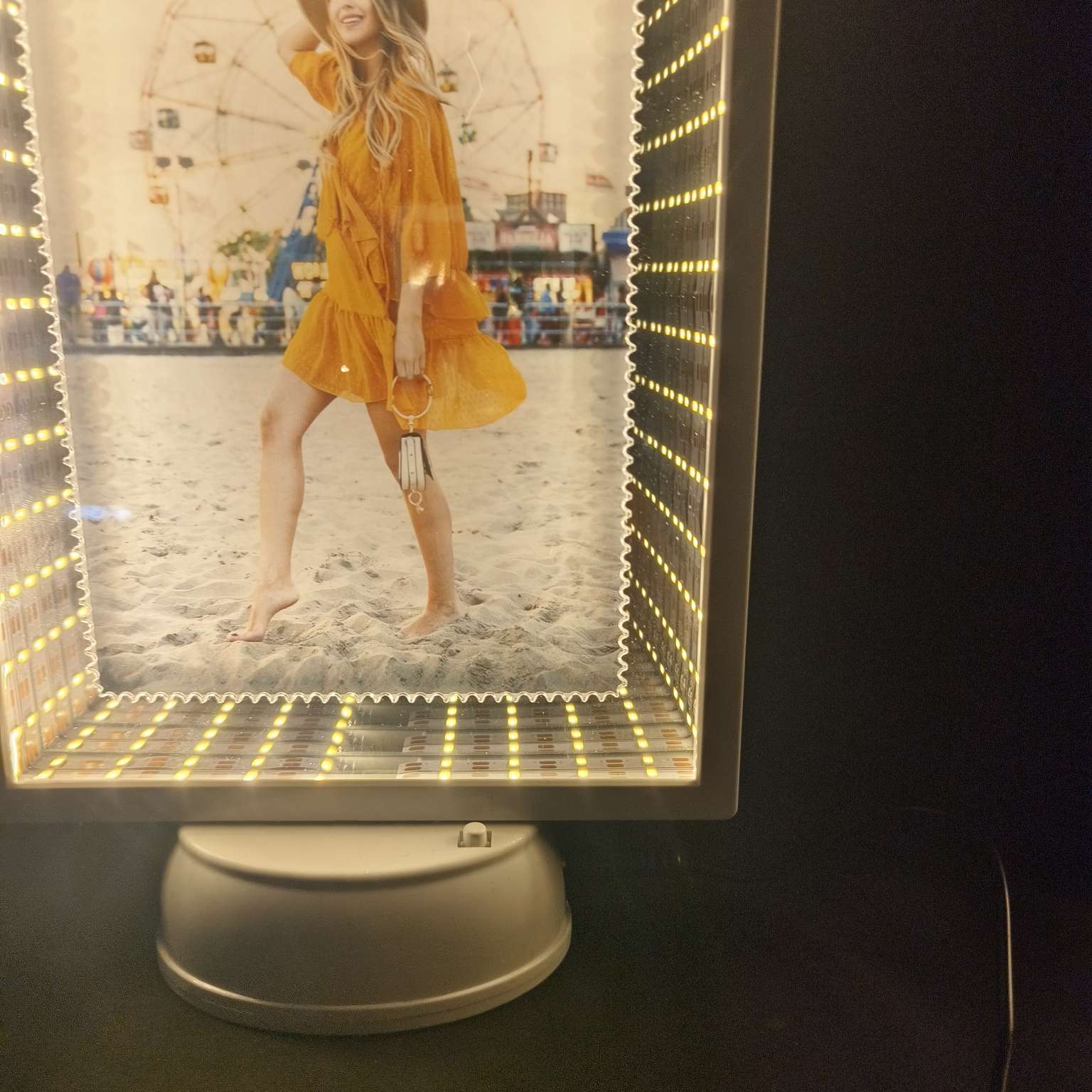 Handicrafts, gifts, plastic tape lights, photo frames, printed dragon Christmas balls, Indian Buddhist supplies, plush figurines, decorations detail image 8