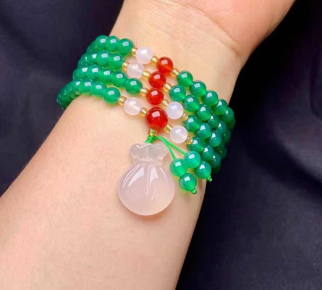 红玛瑙白玛瑙黄玛瑙绿玛瑙 6m玉髓吊坠四圈手链 手环时尚精品