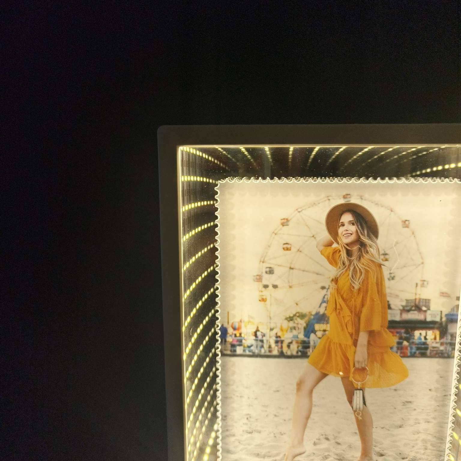 Handicrafts, gifts, plastic tape lights, photo frames, printed dragon Christmas balls, Indian Buddhist supplies, plush figurines, decorations detail image 9