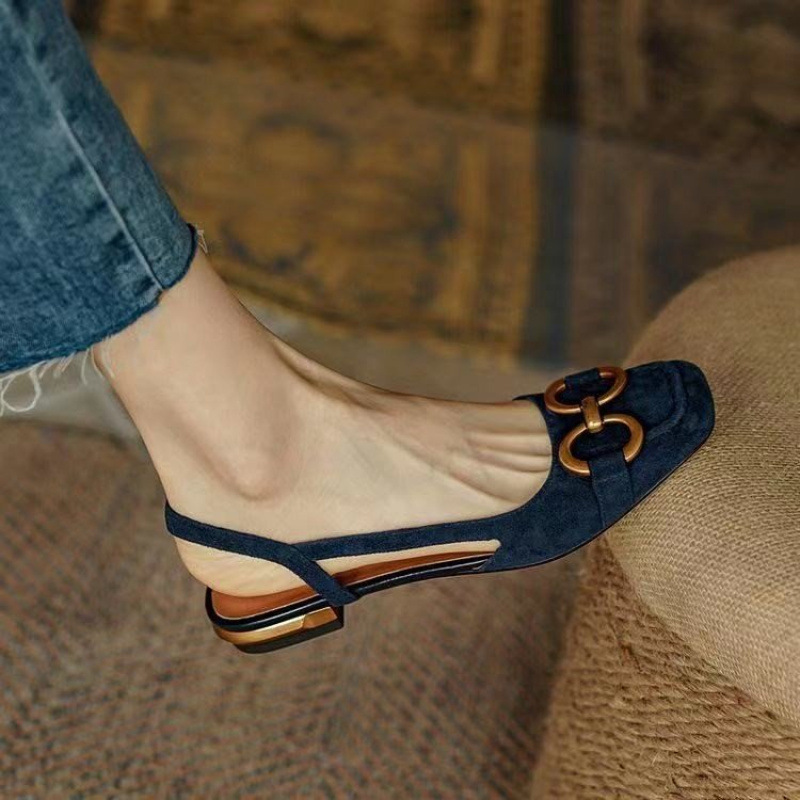 French low-heeled retro flip-top sandals for women 2023 Summer new style with a back open horse bit buckle fleece one-strap for women full figure